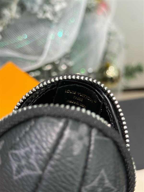 2026124151052849 740